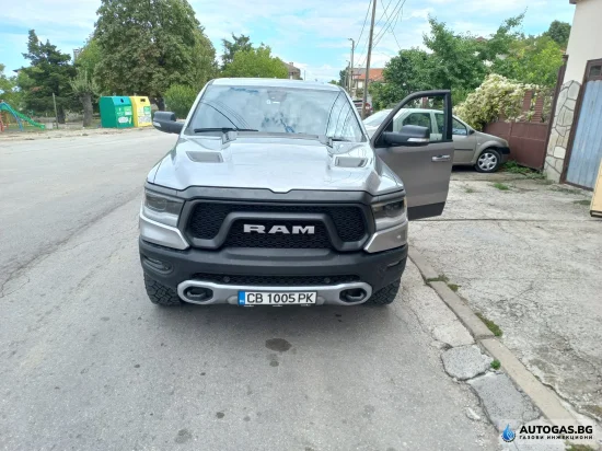 Dodge RAM Dodge  RAM 1500 5.7 HEMI  с газов инжекцион PRINS и бутилка 120L.